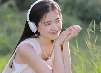 Tháo dỡ cầu thang bê tông tại Bình Thạnh, TPHCM